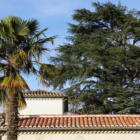 فندق مبيت وإفطار La Lauze 3*