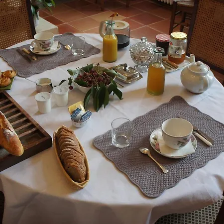 La Lauze فندق مبيت وإفطار